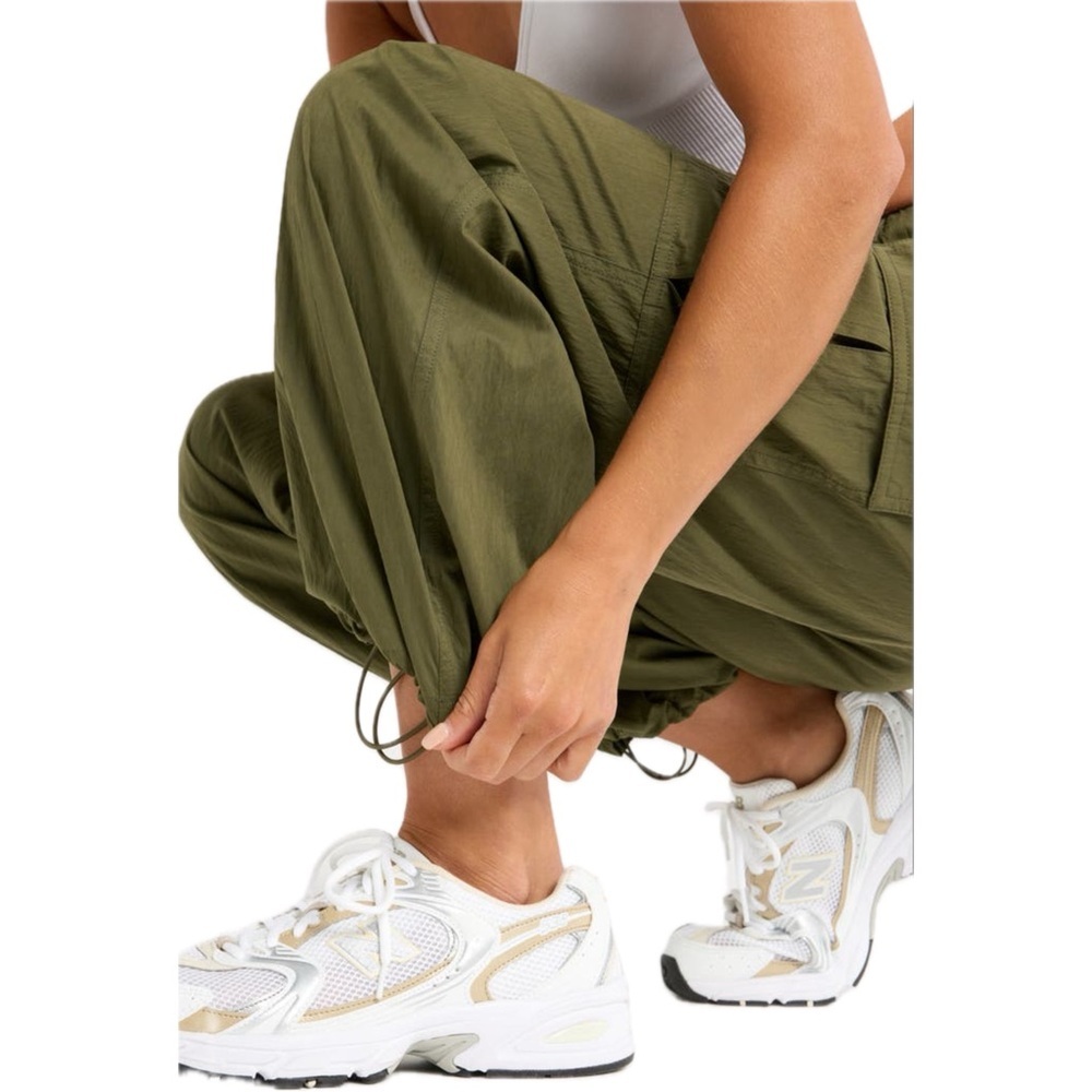 Zella Boundless Parachute Utility Olive Green Pant Size M - Picture 2 of 3